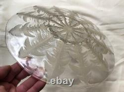 R. LALIQUE Plat en Verre ART DECO, signée et Numéroté Modèle PISSENLITS. 31cm