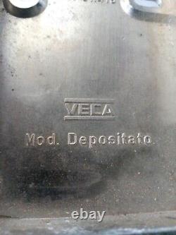 Rare modèle de porte serviette et savon signé VECA ITALY miroir sorcière intégré
