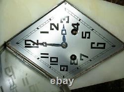 Superbe pendule Art Déco signée DAUVERGNE french clock spelter