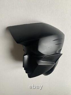 Tête masque sculpture résine Néo-Art Déco Brunhilde de Lindsey Balkweill 1986