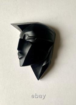 Tête masque sculpture résine Néo-Art Déco Brunhilde de Lindsey Balkweill 1986