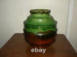 Très jolie vase en terre cuite vernissé, époque Art Déco 1930, 1940. Signée